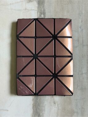 BAO BAO ISSEY MIYAKE CARD WALLET metallic bronze